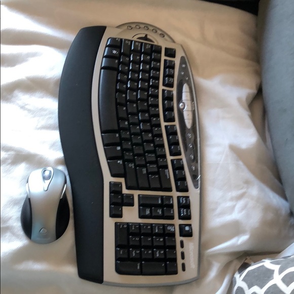 Microsoft Wireless laser Desktop 4000 - Picture 2 of 4